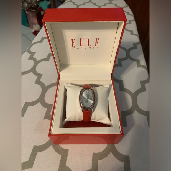Elle red and silver watch see pics for full descriptions! Classy and elegant! - Picture 6 of 15